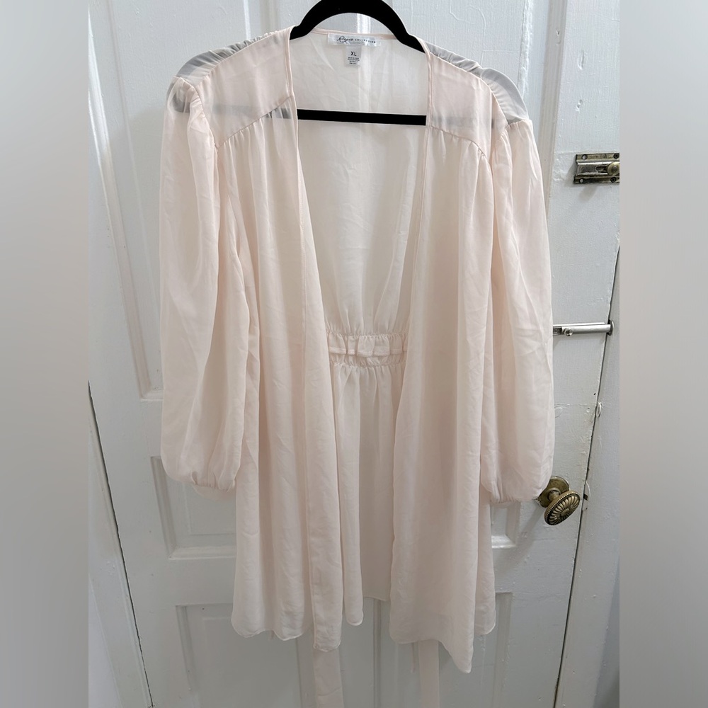 NWOT Anthropologie robe, bridal getting ready robe, wrap